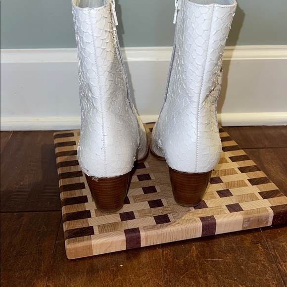 Matisse White Snake Skin Leather Ankle Boots Sz 8.5 - Picture 6 of 8
